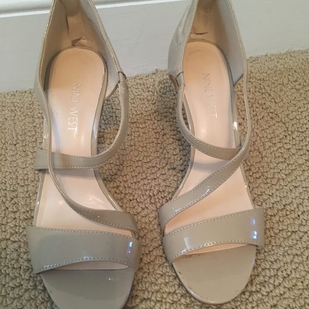 Nine West taupe patent strappy heels size 7